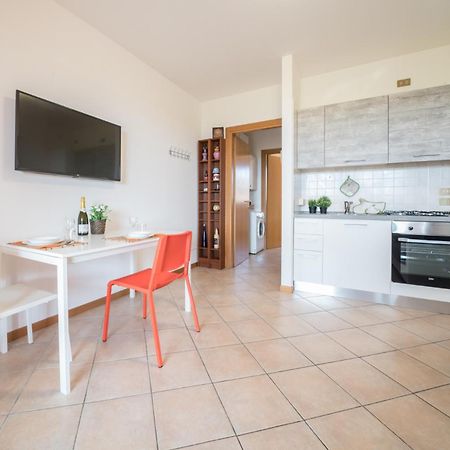 Gardappartamenti - Cascinale With Terrace Desenzano del Garda Exterior photo